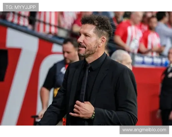 西蒙尼与安切洛蒂的战术革新对决，足球战场再显竞争力增强态势