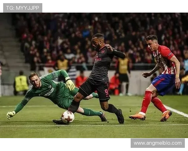 奥布拉克密集防守下连续极限扑救解析